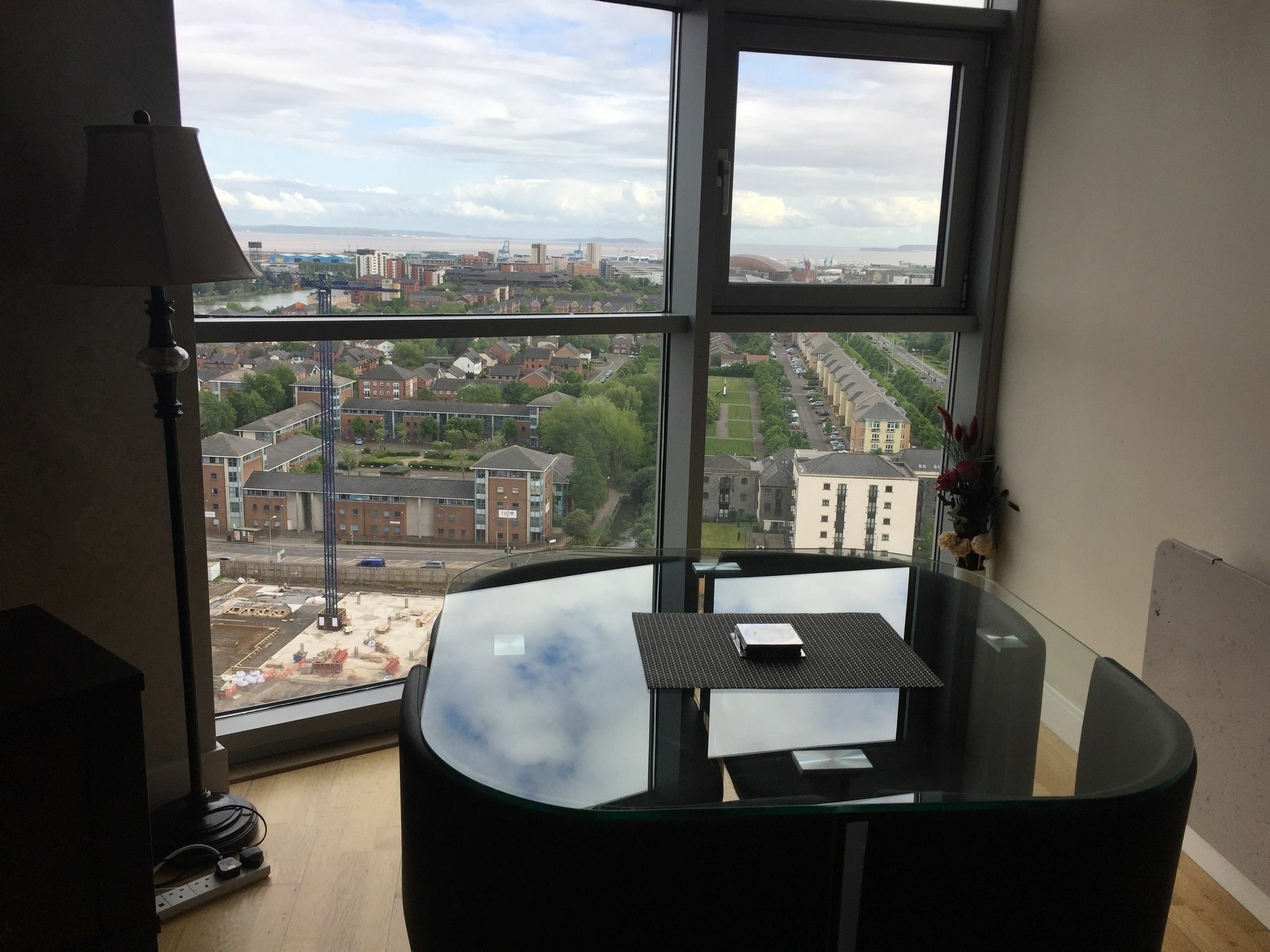 High View Serviced Apartment Κάρντιφ Εξωτερικό φωτογραφία